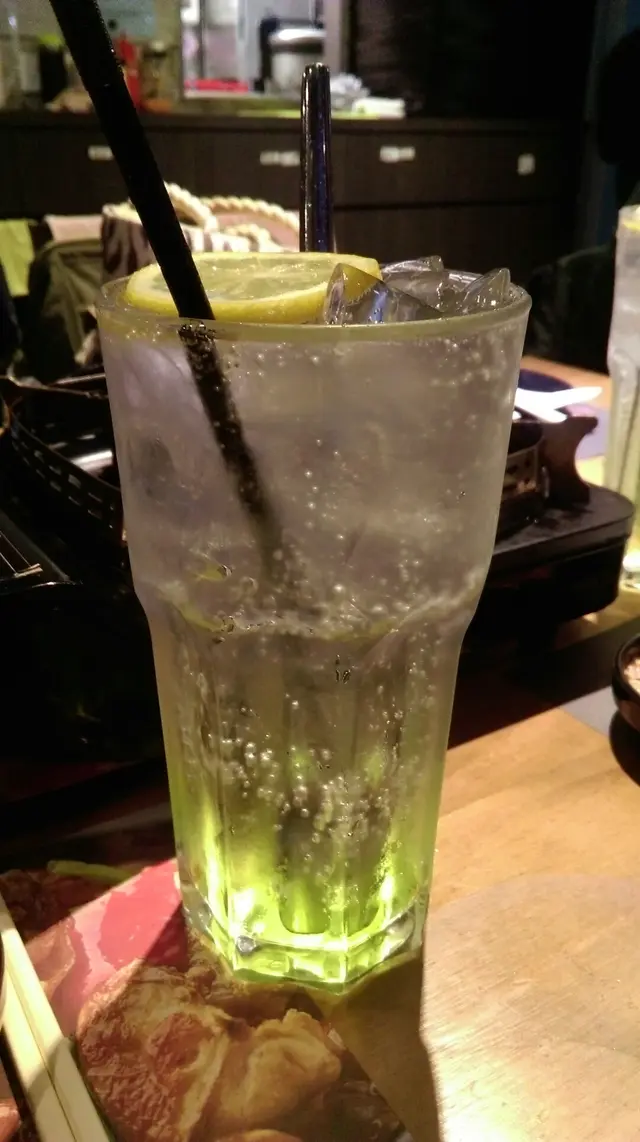 應該係濃縮青瓜汁加梳打水,淡淡的青瓜味好清新,可解辣