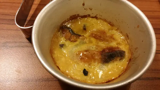 很有趣的玉子燒! 把裝有蛋液的不秀鋼器皿放在爐上燒, 可以自己控制火喉, 玉子調味剛好, 配上燒鰻魚粒, 還不錯!