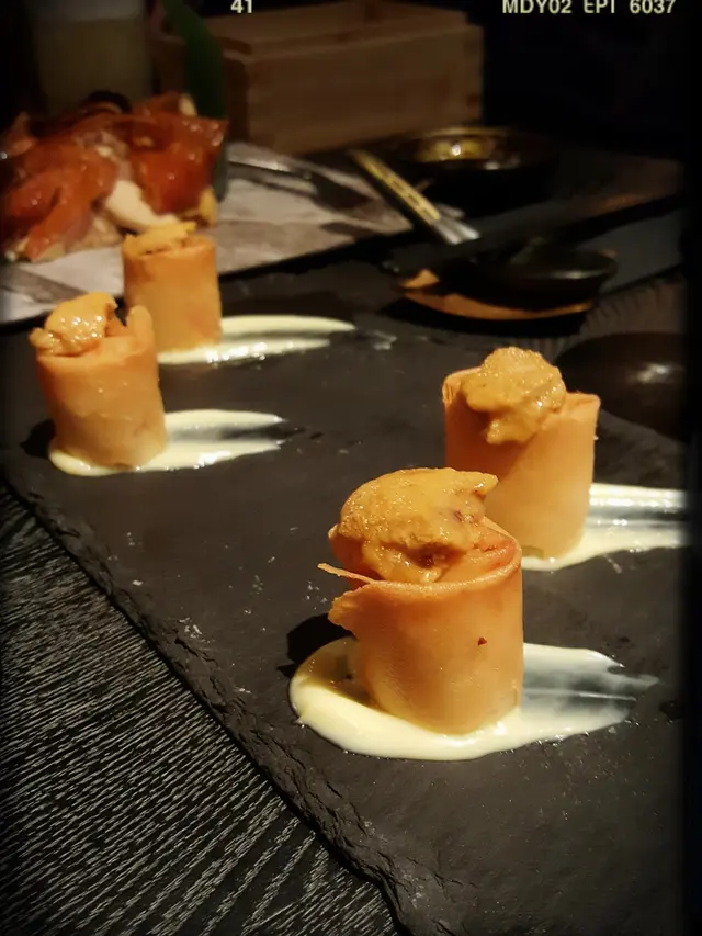 海膽蟹肉春卷（$88/四件）