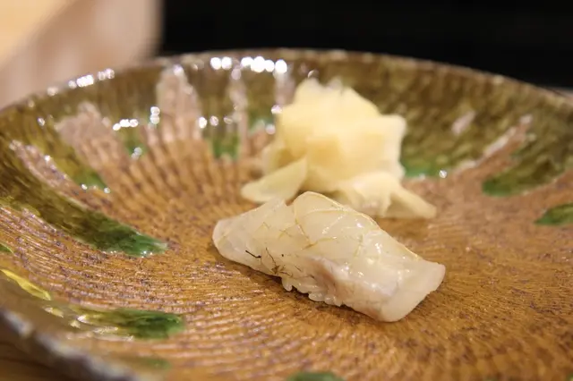 昆布漬鱸魚壽司