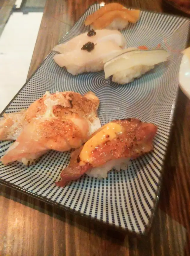 迷你版火灸壽司/黑松露油甘魚壽司