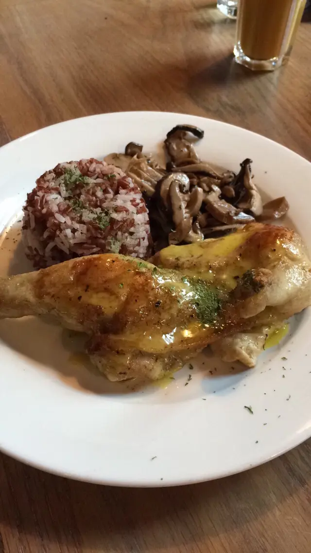 Chicken  red  rice  mushroom