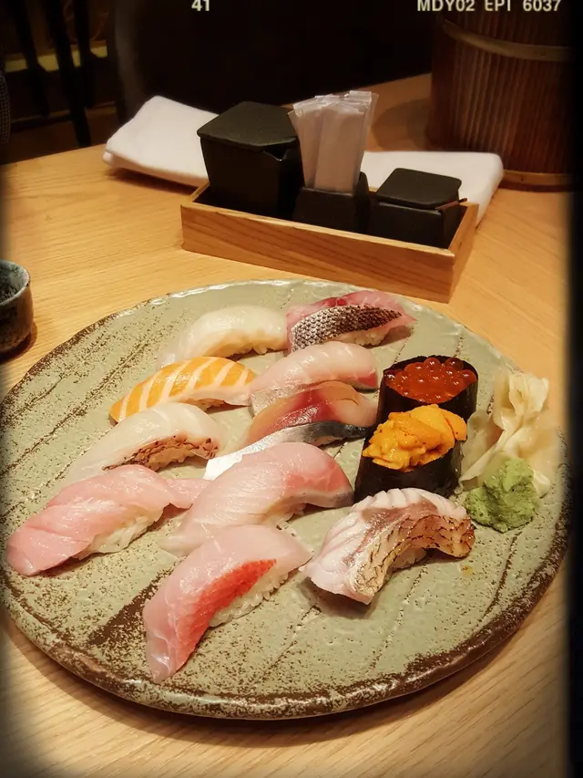 極上壽司拼盤（$458/十二件）