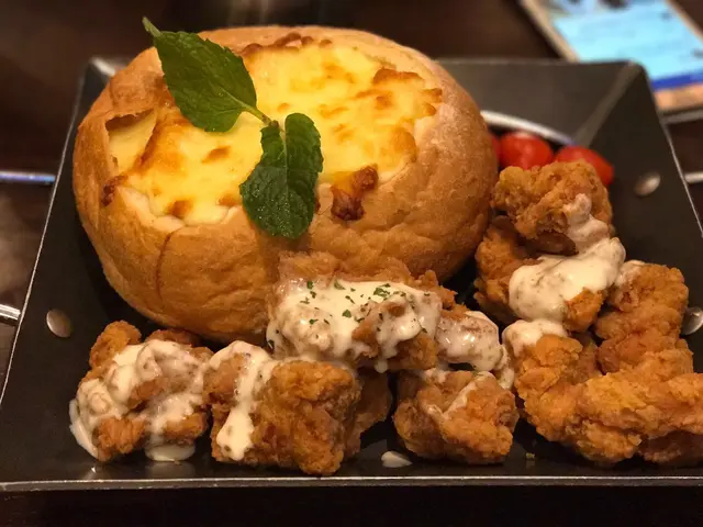 熔岩芝士炸雞麵包