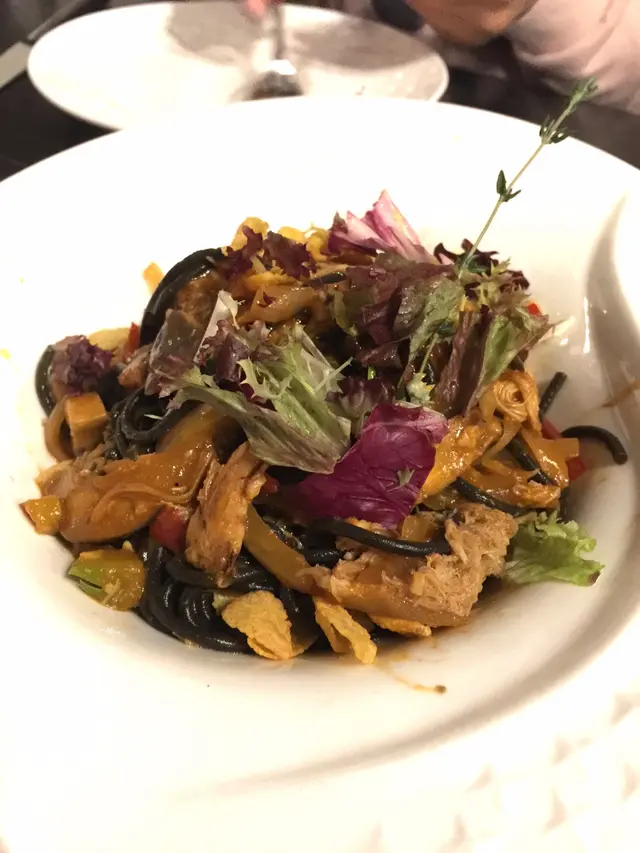 蟹肉龍蝦汁墨魚面