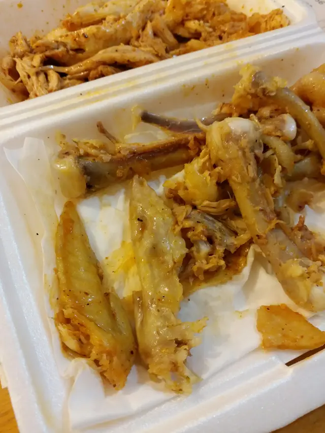 半邊雞有兩隻翼