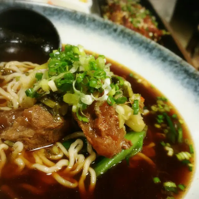 牛肉同湯底唔錯，麵就普通點