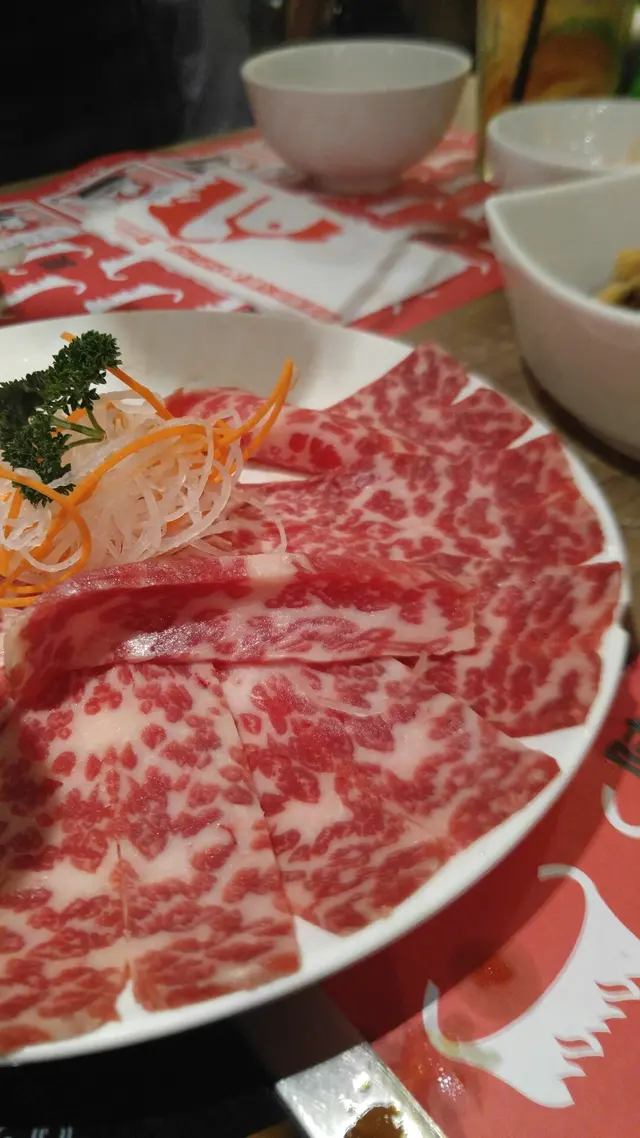 畀個外表呃咗 食落去一點牛嘅味道都冇 可能就係坊間流傳的『合成牛肉』 可能係非牛肉製造而成