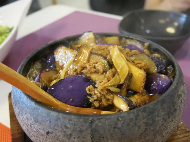 石鍋雜菌茄子猴頭菇