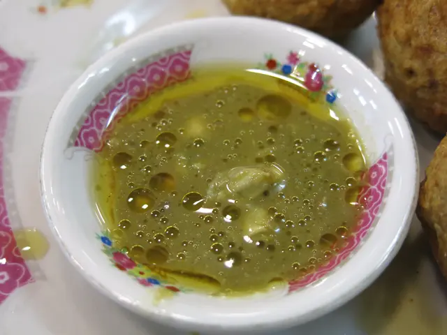 小欖炸魚球加蜆蚧