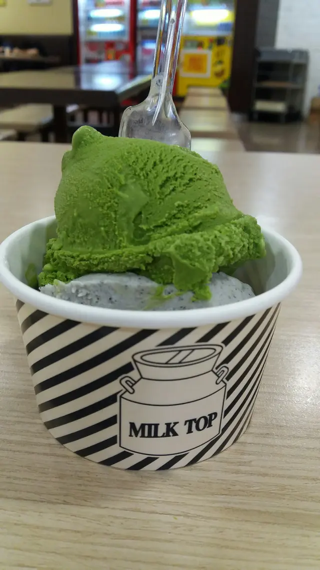綠茶黑芝麻雙球雪糕