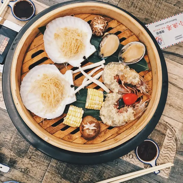 蒜蓉粉絲元貝、大連鮑、蒜蓉花竹蝦