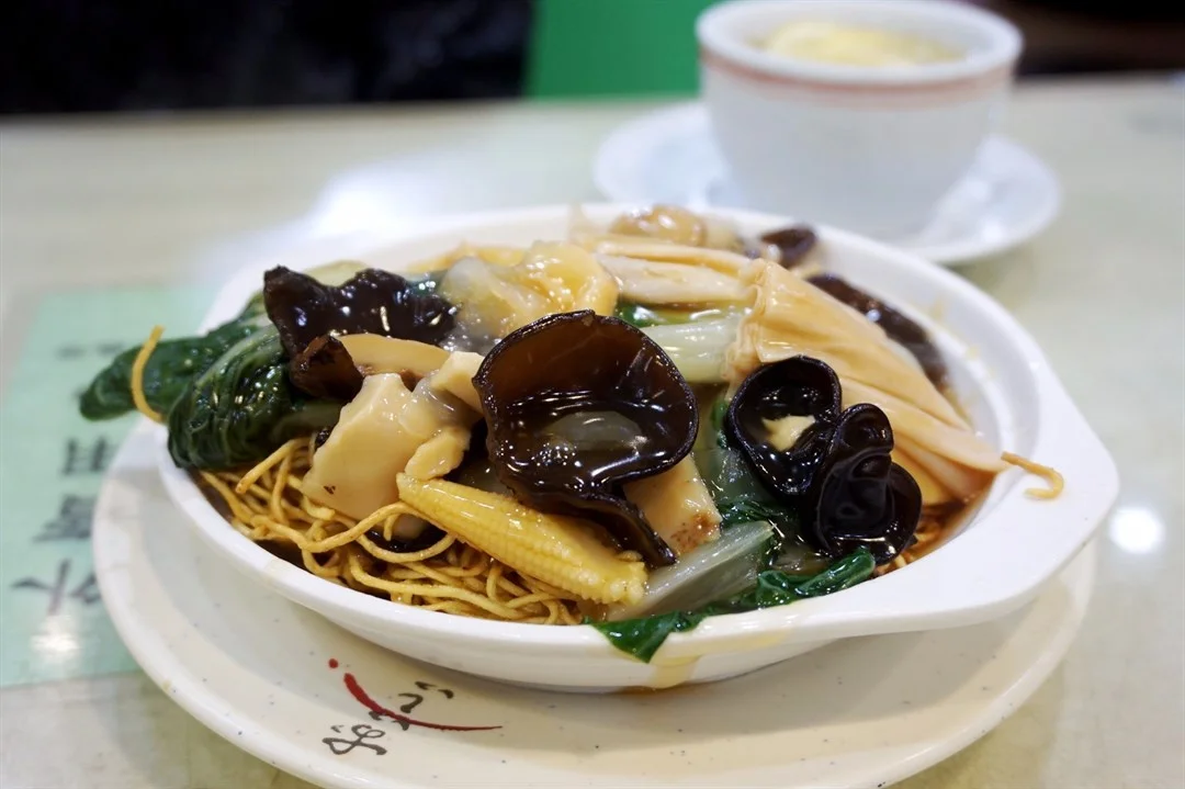 餐厅 香港 美孚 美味小厨茶餐厅 食评 老细拣素食嘅碟头粉面,一喺佢