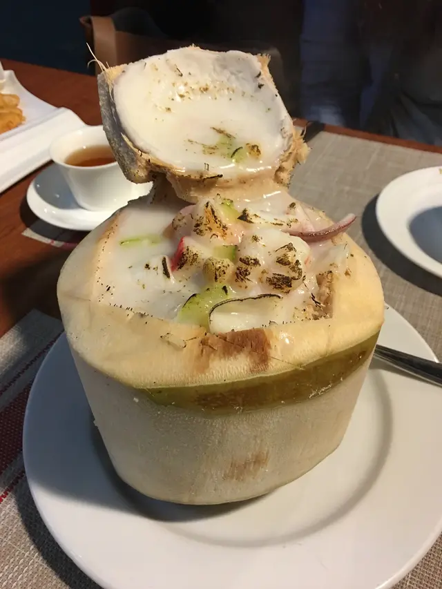 原個椰青海鮮焗飯