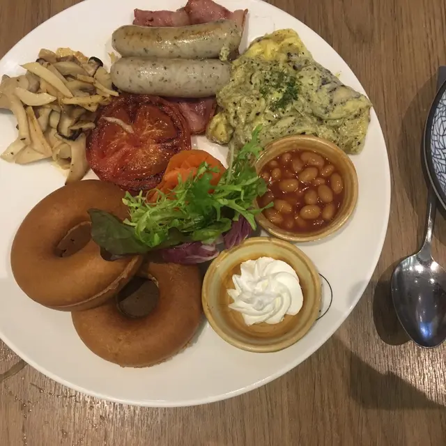 Deluxe  British  All-day  Breakfast