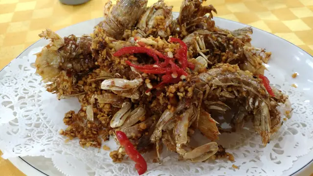 好吃 蒜頭之類的拌炒配料也很美味  只是瀨尿蝦比較小