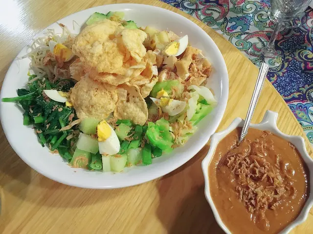 印尼沙律,豐滿配料,味道新鮮,配醬更正!