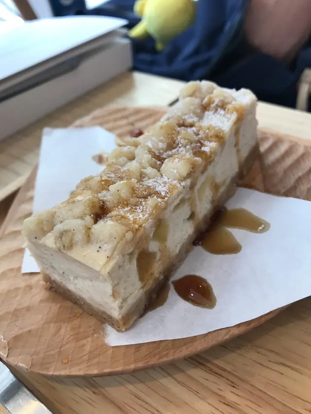 Perfect matched   個口感係好滑既CHEESE 中間有D粒粒咁  唔係死甜     會食完想再食  食食下就無哂T^T