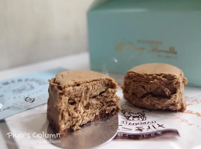 讓人想起朱古力特飲的甜美,沒走特濃黑朱古力路線,更有雪糕的feel。