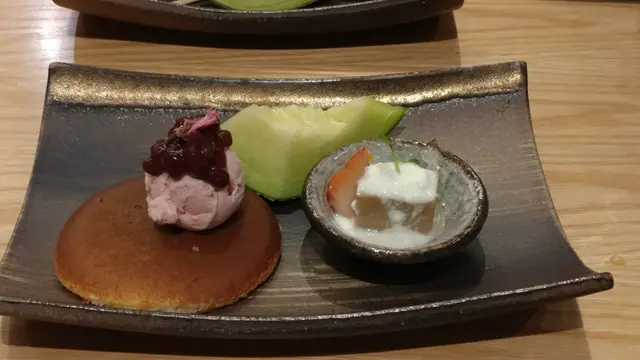 櫻花雪糕配紅豆/沖繩蜜瓜/柚子肉楊枝甘露