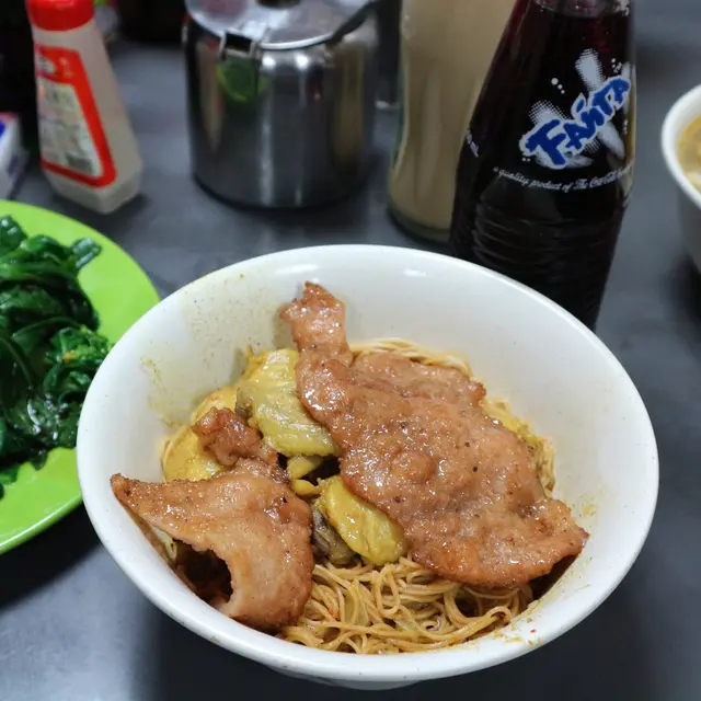 咖喱豬扒雞翼撈麵 