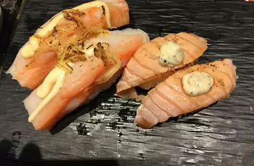火炙美乃滋蟹棒 & 火炙柚子吞拿魚腩壽司