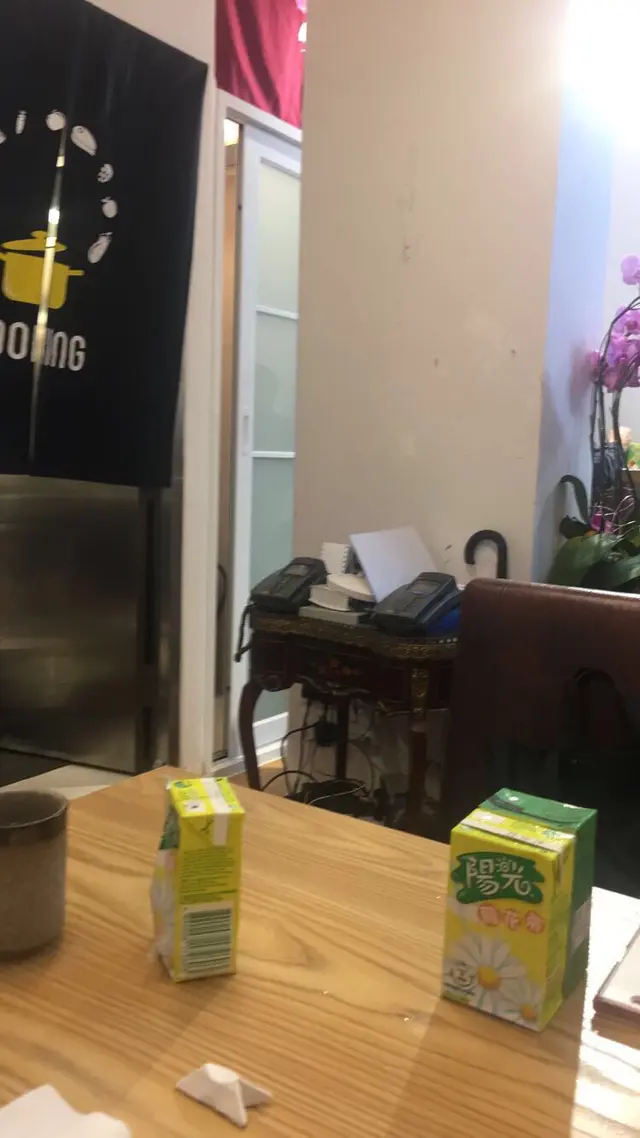 無啦啦塞左幾盒紙包飲品俾我地  9唔搭8