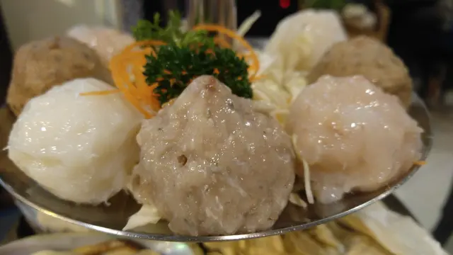 手打蝦丸、牛丸、墨魚丸和鯪魚丸