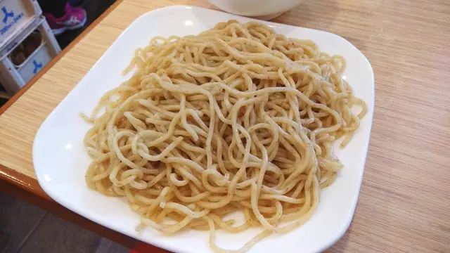 麵條分明而不黏,軟硬度控制得適中,彈牙而富口感