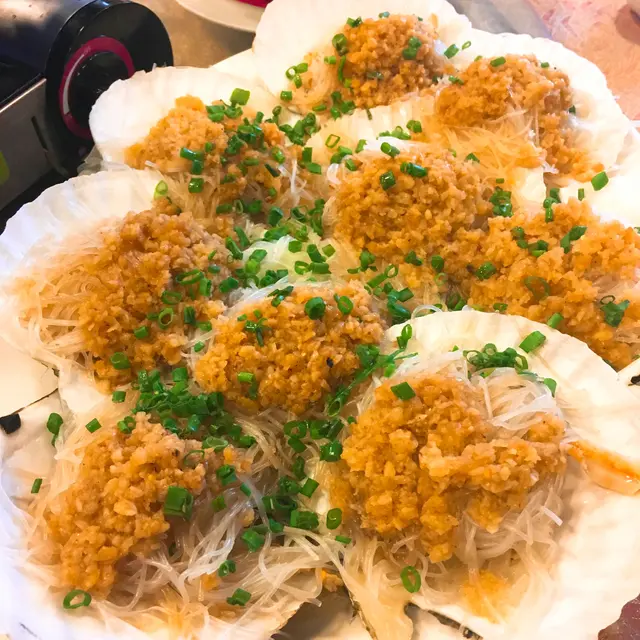 蒜蓉粉絲蒸扇貝