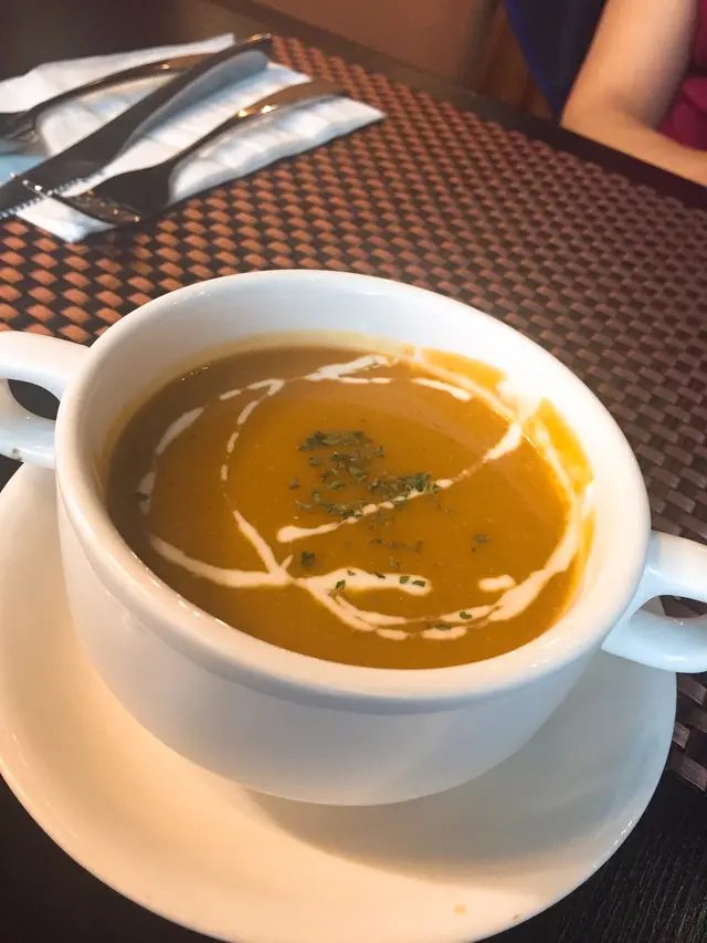 南瓜湯好香滑濃郁，有啖啖南瓜蓉