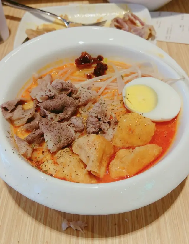 吉利尼肥牛叻沙