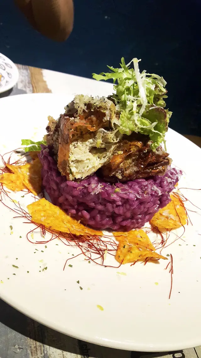 軟殼蟹 . 橙心蕃薯片. 紫薯蓉意大利飯