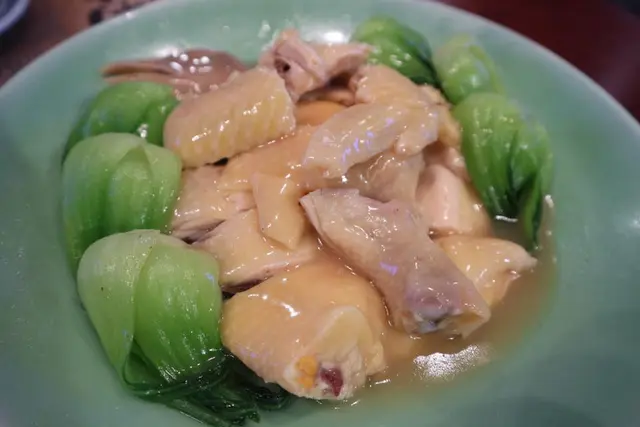 菜膽上湯雞 (半隻)