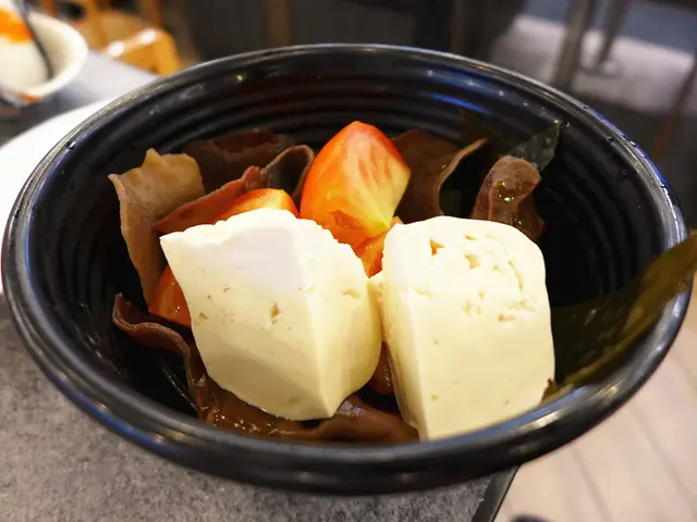 包仔豆腐、蕃茄、木耳、海帶