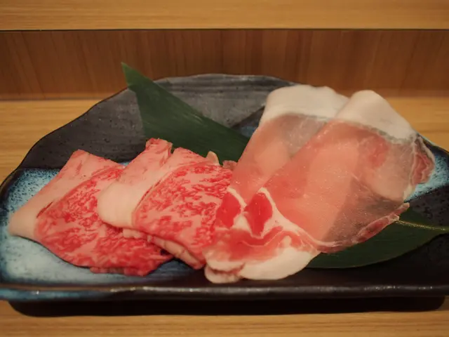 A4 熊本黑毛和牛薄片及肥後六華豚脊肉片