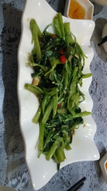 泰式炒通菜
青咖喱鸡饭