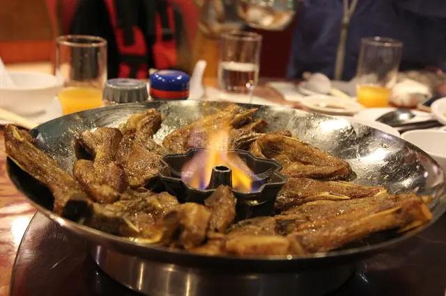 喜氣洋洋新疆火焰羊架