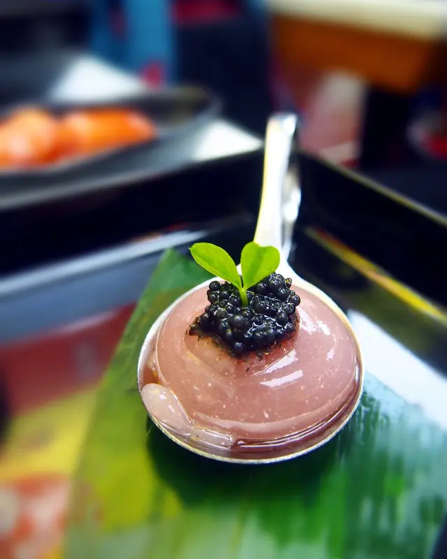 黑魚子醬提子包