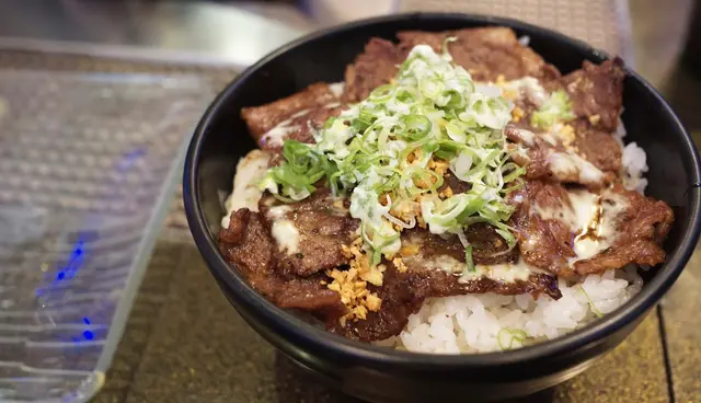 牛肉更不用多說,燒過後所迫出的油花當然是美味的