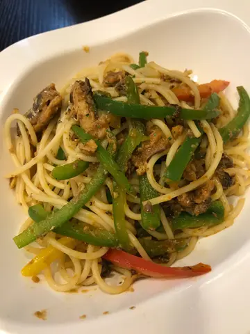 沙甸魚炒意粉