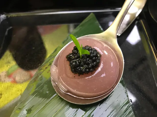 黑魚子醬提子包