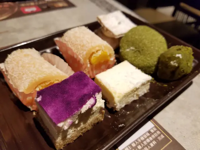 芒果糯米糍+芝士蛋糕+抹茶大福+抹茶蒟蒻+拿破崙