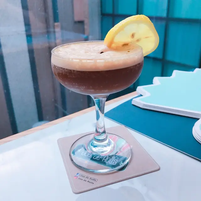 Honey  lemon  shakerato 