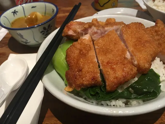 咖哩汁秘製豬扒飯