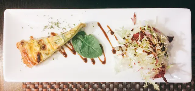 蛋角伴黑醋汁沙律