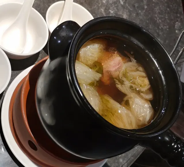 乾貝菜膽竹笙燉湯