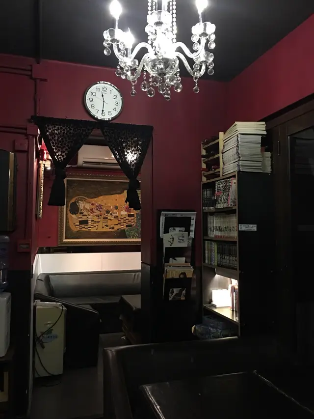 雖然cafe地方不大,但有一間能容納7-8人的party room,內裡更有wii玩!我們用餐時便有一班白領兵團來Happy Friday,頓時令餐廳氣氛炒得熱鬧非凡🎉🎉