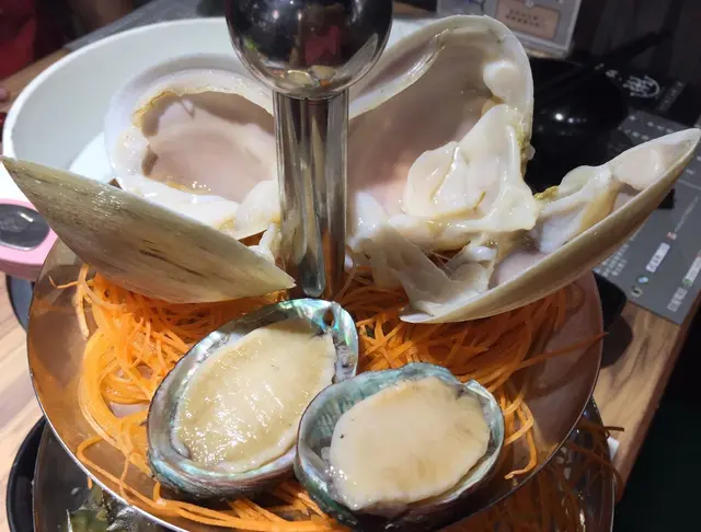 預設時令海鮮(大蜆、鮑魚)