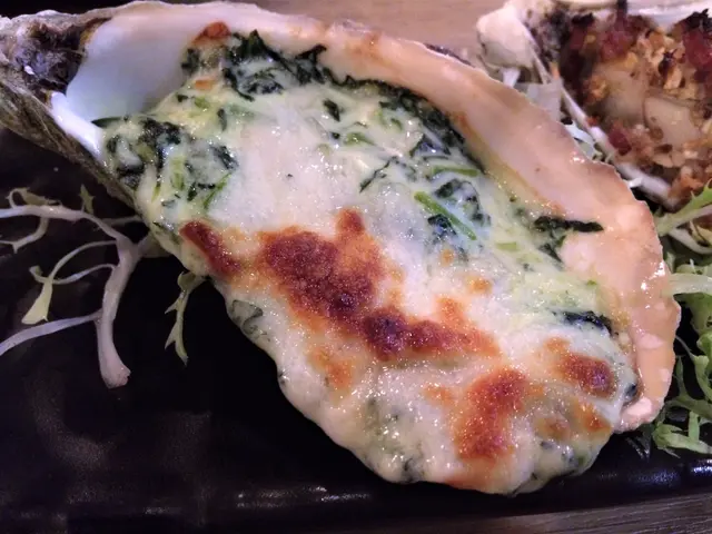 芝士菠菜+煙肉洋蔥焗蠔